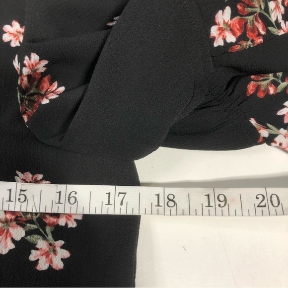 Bb Dakota By Your Sleeve Cold Shoulder Floral Blouse, size XS - Picture 8 of 11